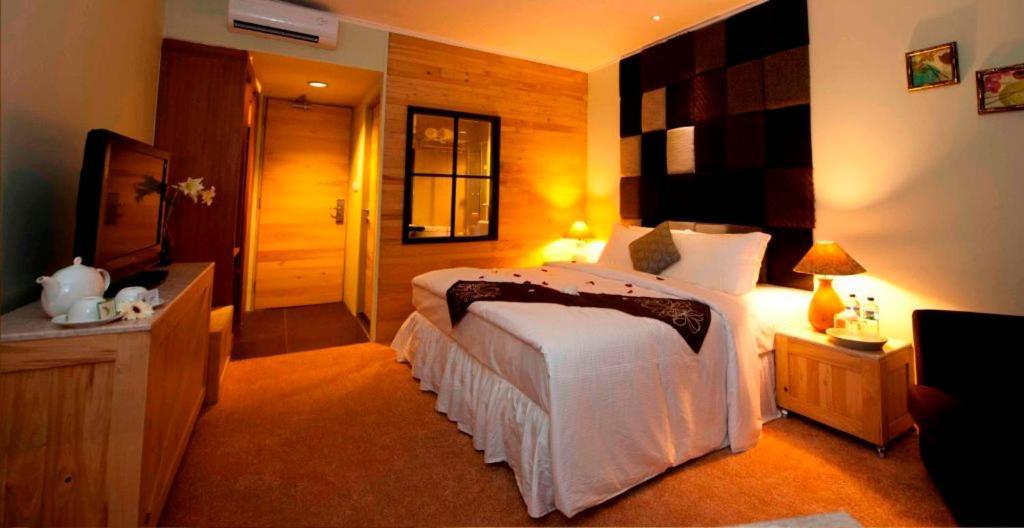 Chara Hotel Bandung Ngoại thất bức ảnh