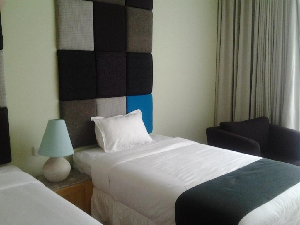 Chara Hotel Bandung Phòng bức ảnh