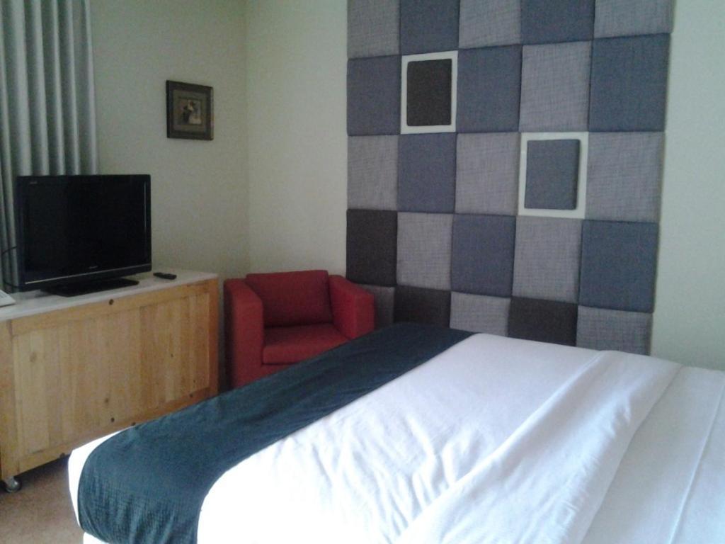 Chara Hotel Bandung Phòng bức ảnh