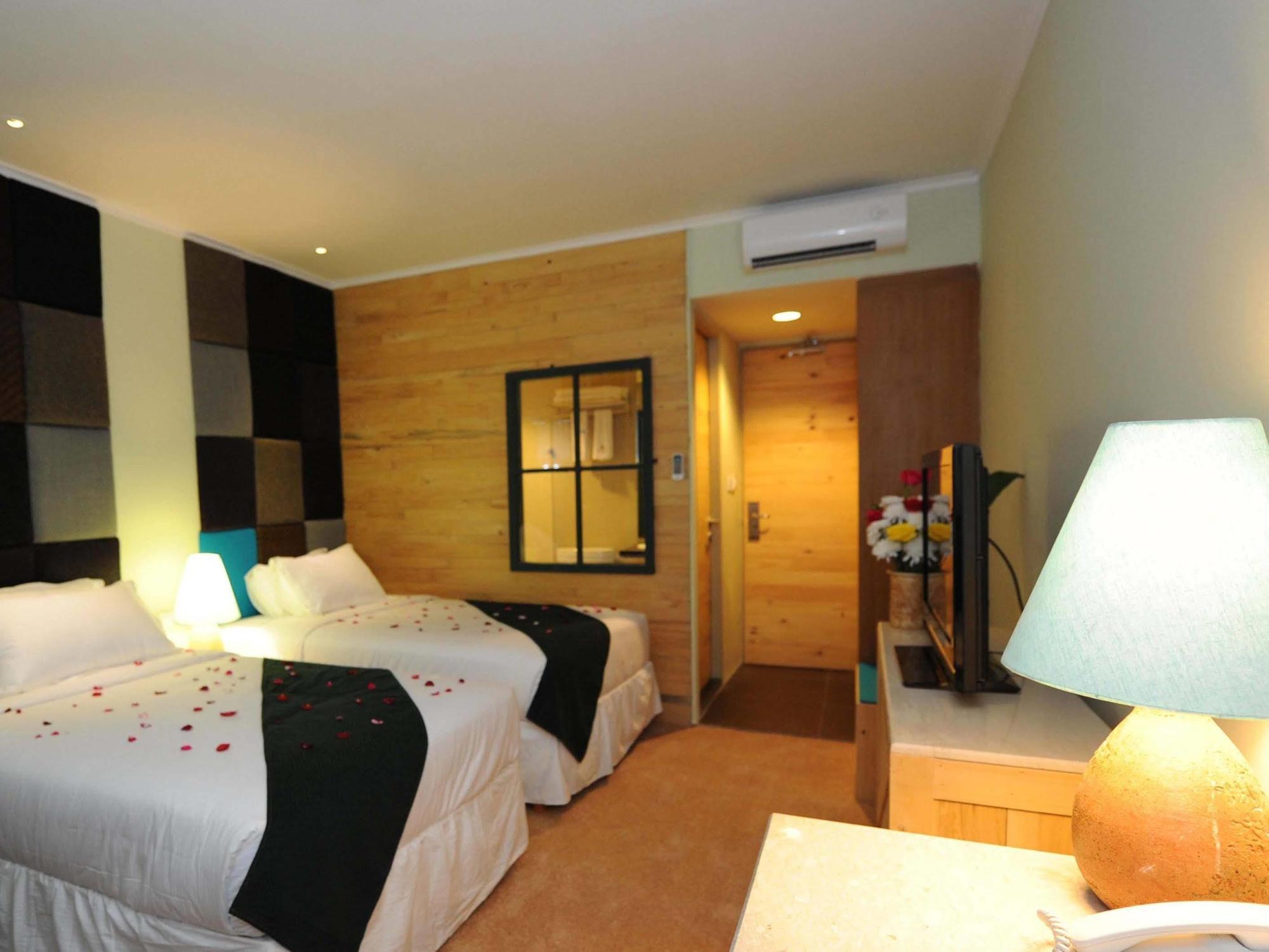Chara Hotel Bandung Ngoại thất bức ảnh