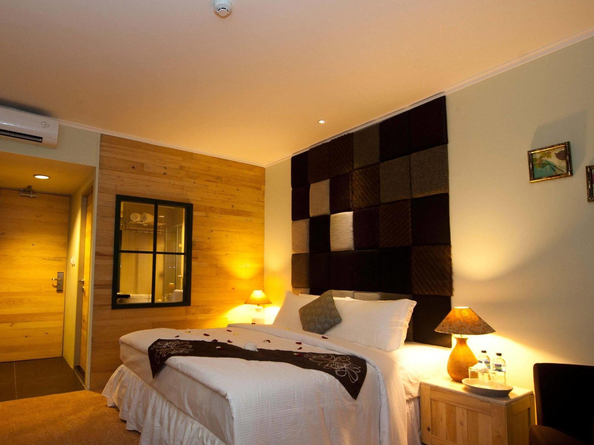Chara Hotel Bandung Ngoại thất bức ảnh