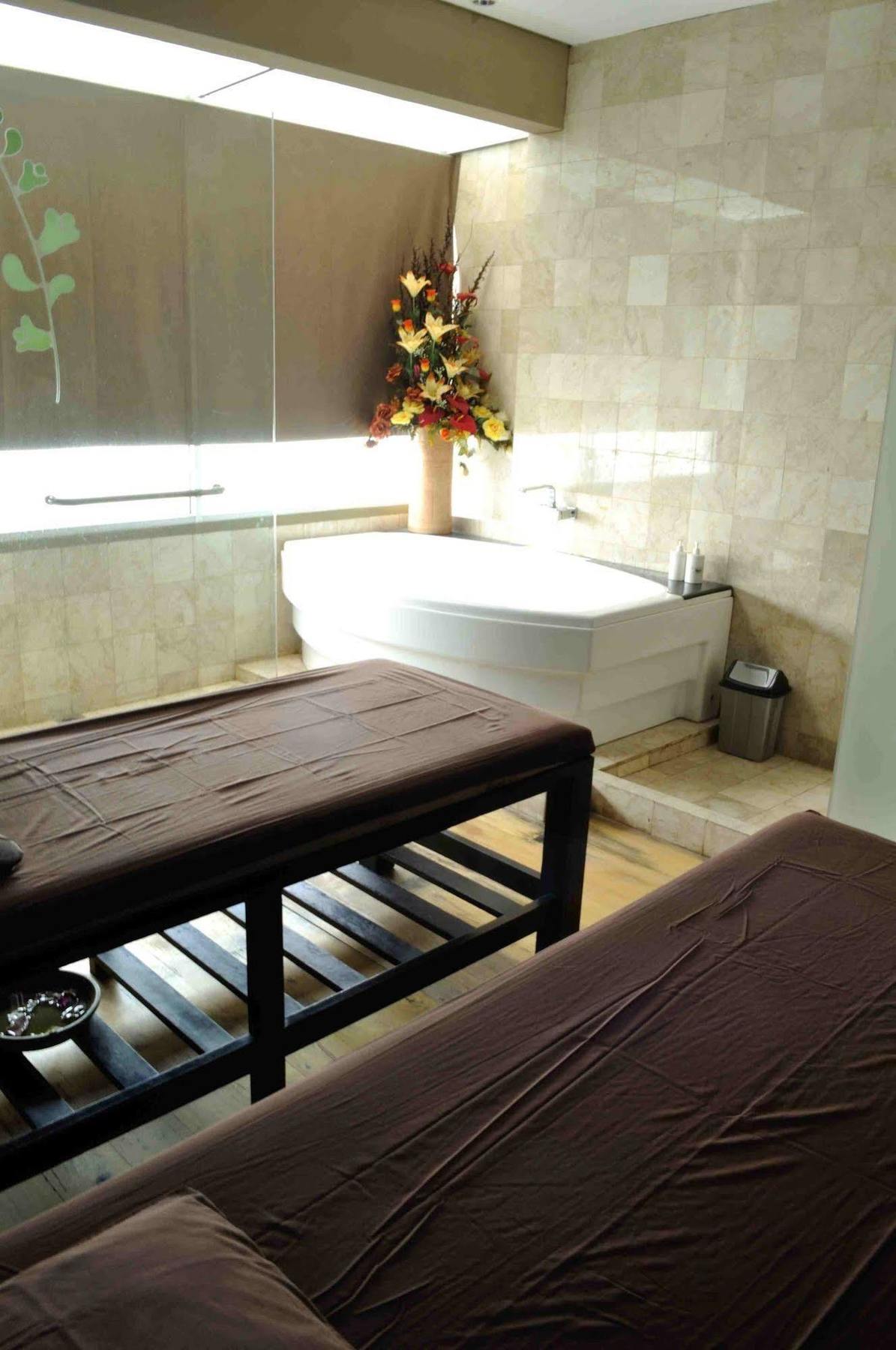 Chara Hotel Bandung Ngoại thất bức ảnh